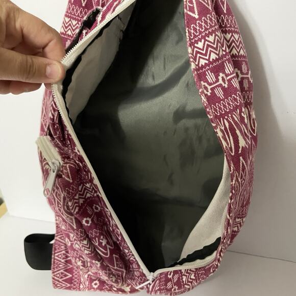 Kavu Rope Sling Backpack Bag Red & White Aztec Folklore Crossbody Lightweight - Picture 8 of 11